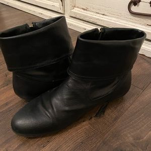 Size 8.5 Chinese Laundry black booties